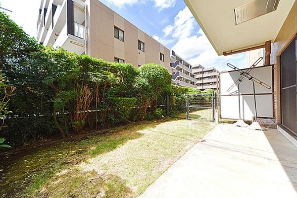 調布が丘パークホームズ 庭
