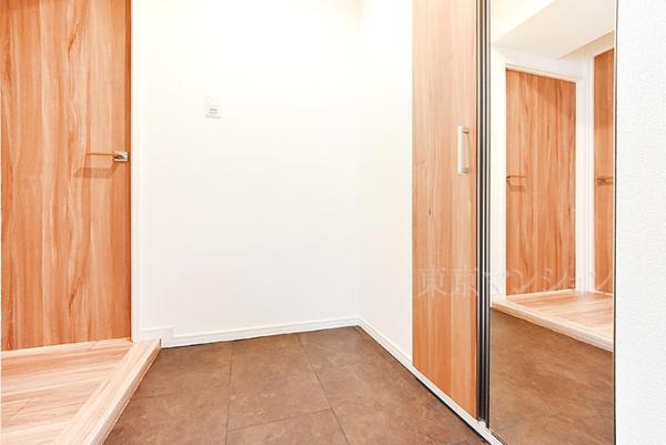 グラントゥルース神田岩本町 玄関