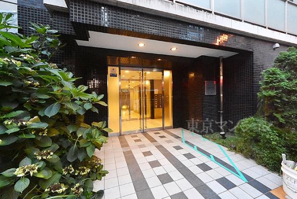 グラントゥルース神田岩本町 エントランス（外）