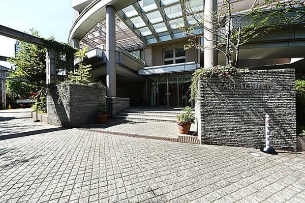 キャナルワーフタワーズイースト エントランス（外）