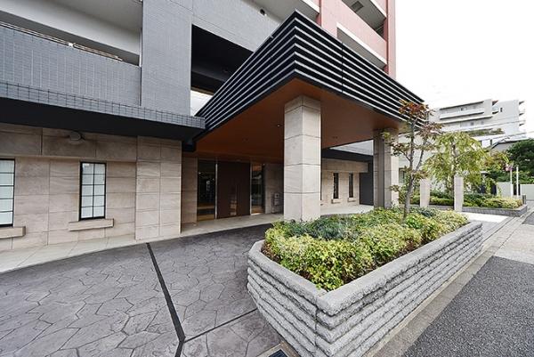 センチュリー千歳烏山レジデンス エントランス（外）