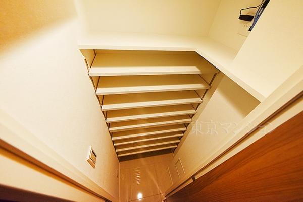 センチュリー千歳烏山レジデンス 収納