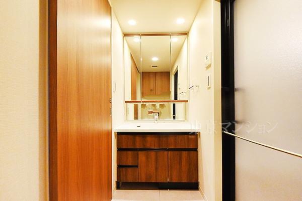 センチュリー千歳烏山レジデンス 洗面化粧台