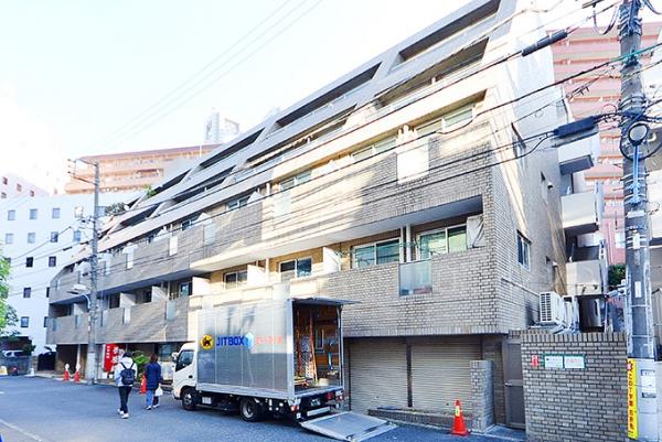 中古マンション 新宿区西新宿４丁目30-9 都営大江戸線西新宿五丁目駅 5,980万円