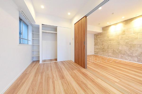 ローレルプラザ田町 リビング以外の居室