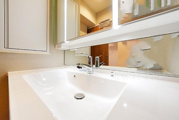 ローレルプラザ田町 洗面化粧台