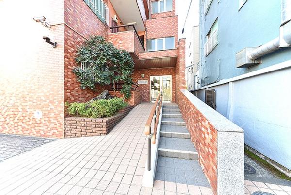 ハイライフ調布 エントランス（外）