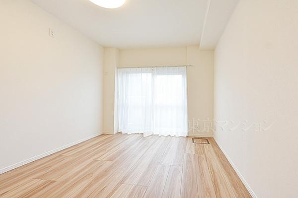 エスカイア大泉学園第２ リビング以外の居室