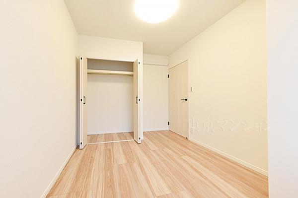 エスカイア大泉学園第２ リビング以外の居室