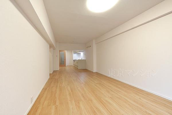 ユテライズ根岸 リビング