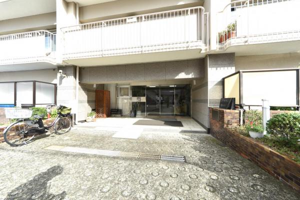 日商岩井自由が丘マンション エントランス（外）