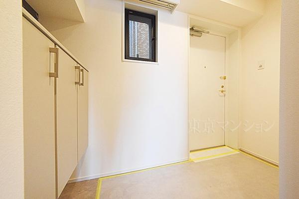 ライオンズステーションプラザ千歳烏山 玄関