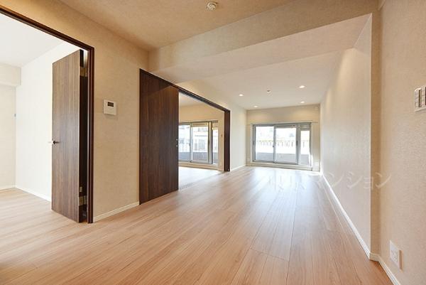 市ヶ谷左内坂ハイム リビング