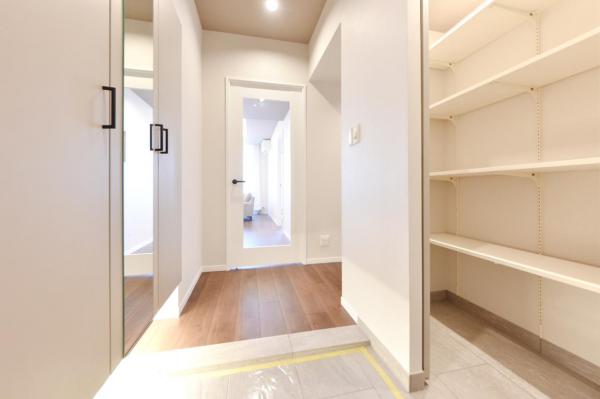 西早稲田シティタワー 玄関