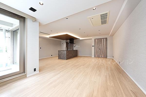 ストークグラン深沢 リビング