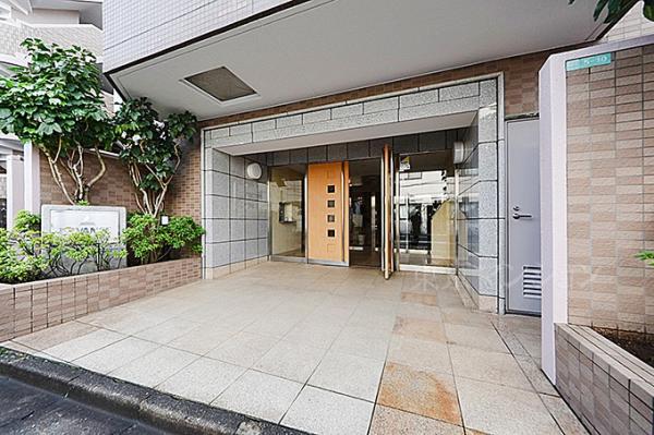 ラ・ヴァンス武蔵関 エントランス（外）