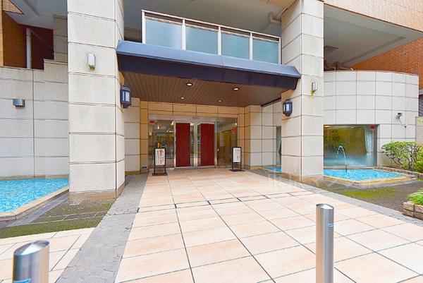 グローリオ吉祥寺本町 エントランス（外）