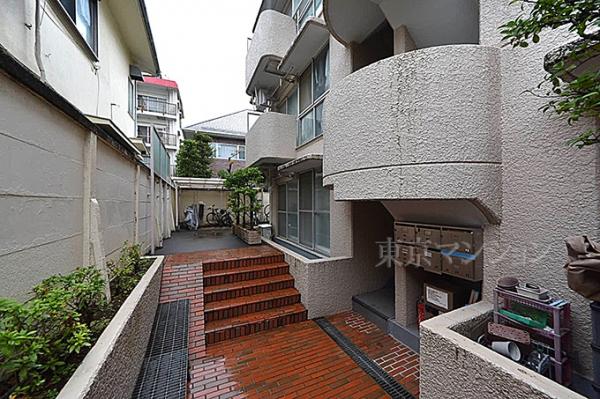 馬事公苑南サンハイツ エントランス（外）