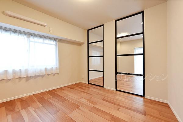 メゾン赤坂 リビング以外の居室