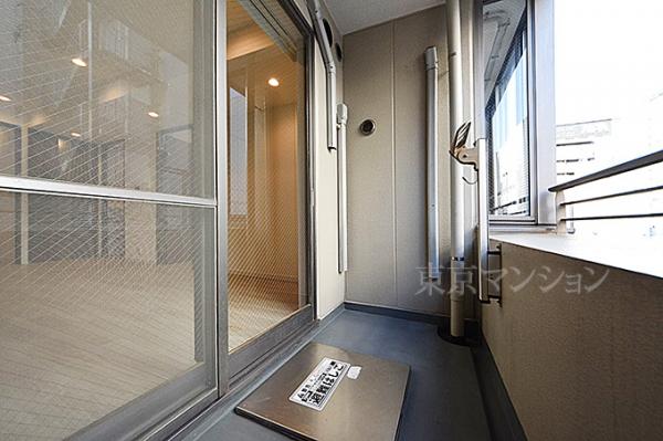 東新宿レジデンシャルタワー バルコニー