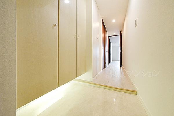 東新宿レジデンシャルタワー 玄関