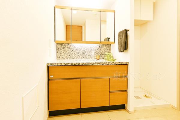 ミッドガーデン赤坂氷川 洗面化粧台