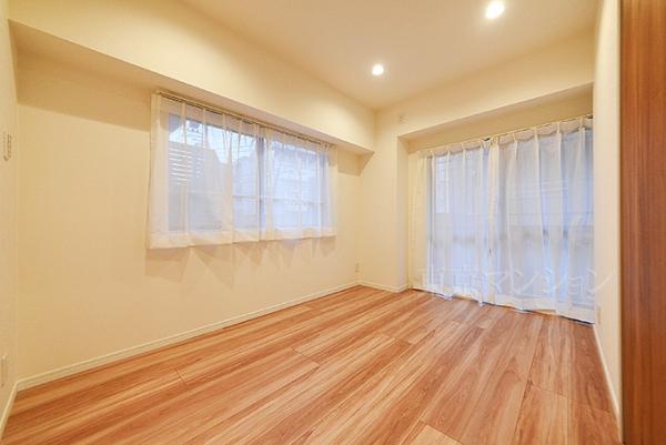 マンション小石川 リビング以外の居室