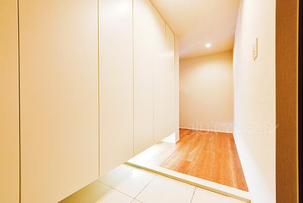 シティタワー新宿新都心 玄関