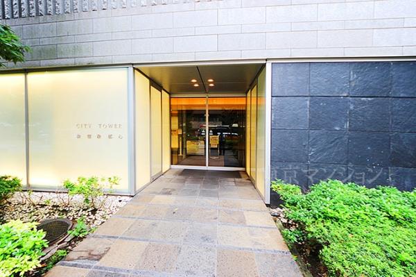 シティタワー新宿新都心 エントランス（外）