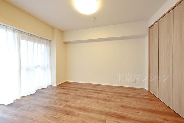 調布ロイヤルハイツ リビング以外の居室