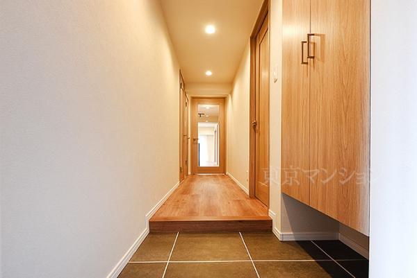 調布ロイヤルハイツ 玄関