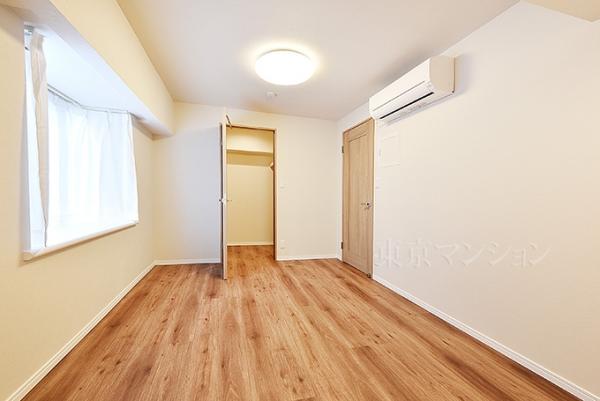 調布ロイヤルハイツ リビング以外の居室