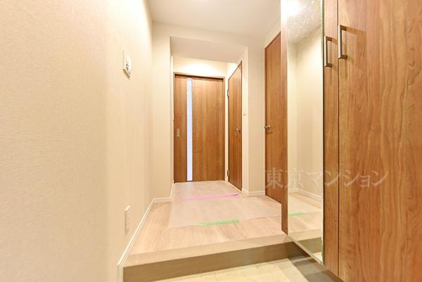 ルミナ―ル若松町 玄関