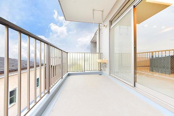 ＣＳ上用賀ハウス バルコニー