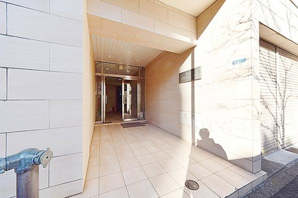 新宿第三アルプスマンション エントランス（外）