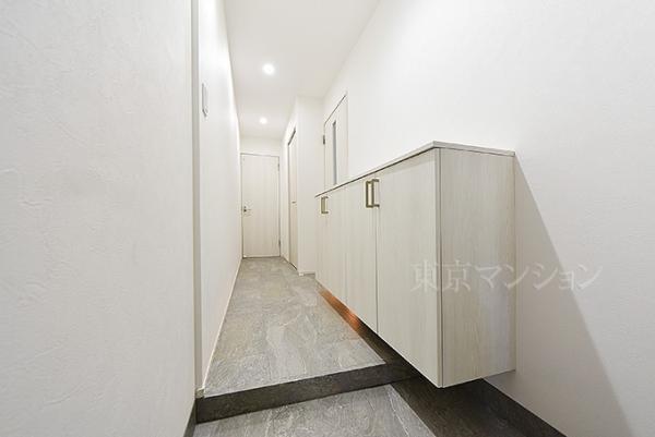 アビターレ目白 玄関