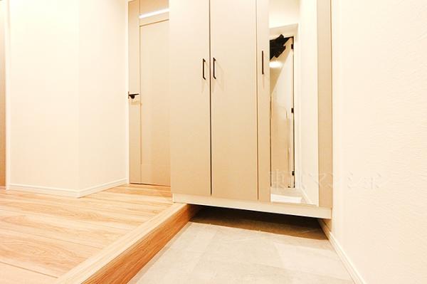 三の輪シティハウス 玄関