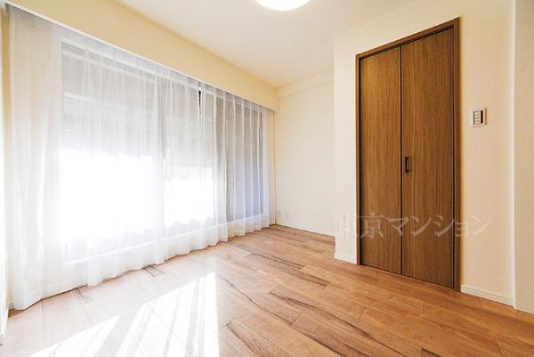 ウィスタリア元麻布 リビング以外の居室