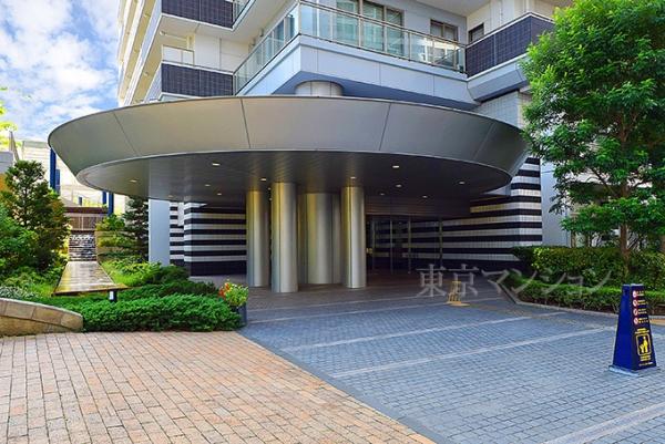 Ｗ　Ｃｏｍｆｏｒｔ　Ｔｏｗｅｒｓ　ＥＡＳＴ エントランス（外）