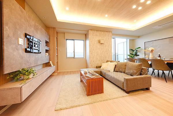 Ｗ　Ｃｏｍｆｏｒｔ　Ｔｏｗｅｒｓ　ＥＡＳＴ リビング