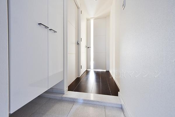 ステージファースト根岸 玄関