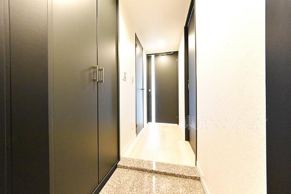 グランディ市谷柳町 玄関