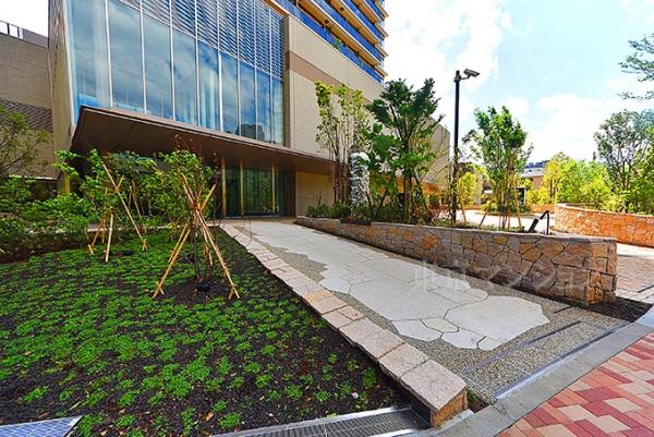 パークタワー西新宿 エントランス（外）