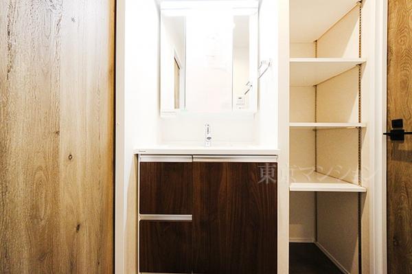 リブポート上野松が谷 洗面化粧台