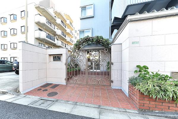 千歳台ヒミコセラン（千歳船橋） エントランス（外）