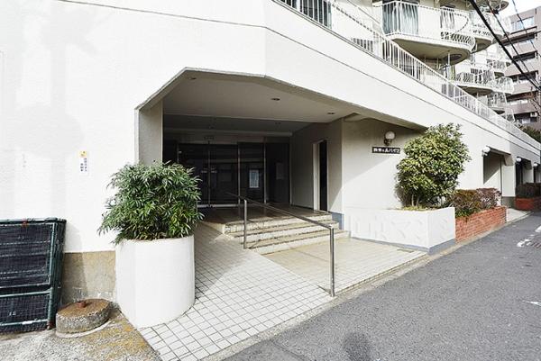 調布ヶ丘ハイツ エントランス（外）