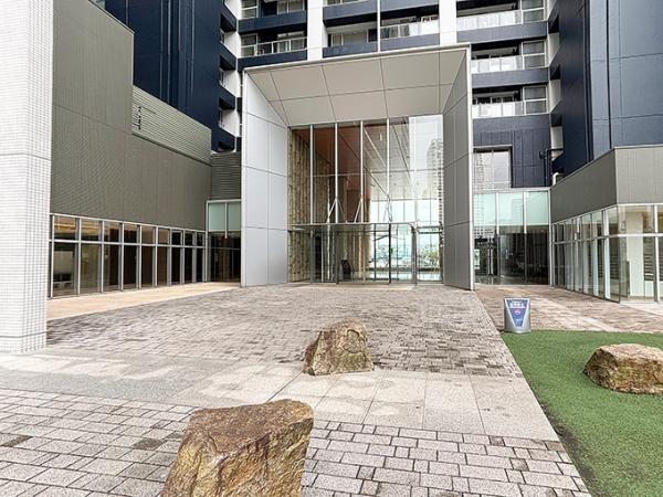 ワールドシティタワーズ　アクアタワー エントランス（外）