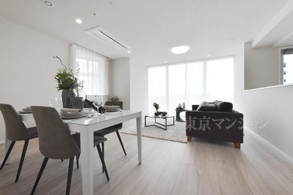 ワールドシティタワーズ　アクアタワー リビング