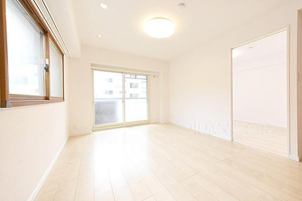 サンパレス三鷹 リビング