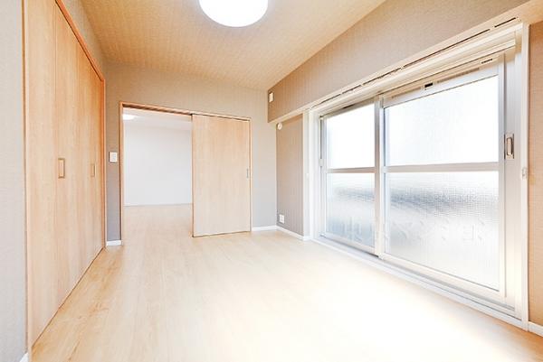 マンション小滝橋 リビング以外の居室